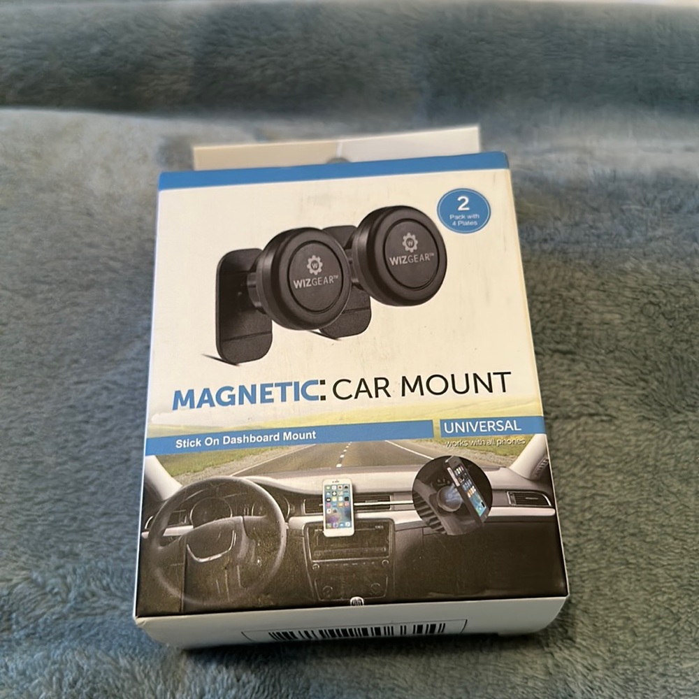 magnetic car mount, 2 pack new in box